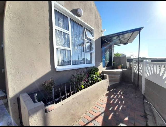 3 BEDROOM HOUSE FOR SALE IN ROBINVALE